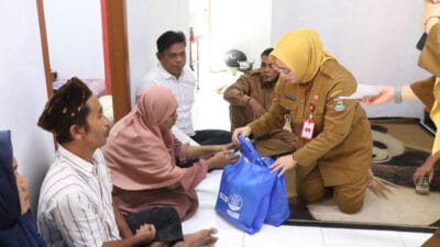 Wabup Tangerang meninjau progres RTLH di Desa Pasir Bolang sekaligus menyerap aspirasi warga terkait air bersih dan layanan publik.