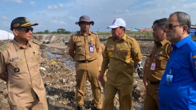 Bupati Tangerang meninjau kesiapan TPA Jatiwaringin di Mauk. Progres pematangan lahan PSEL capai 95 persen.