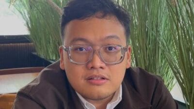 Abraham Garuda menegaskan Gen Z menolak Pilkada tidak langsung. Pilkada langsung dinilai harga mati demi menjaga demokrasi.