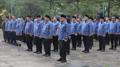 Wali Kota Tangsel Benyamin Davnie mengajak ASN menjadi pelopor budaya bersih melalui biopori dan pengurangan plastik sekali pakai.