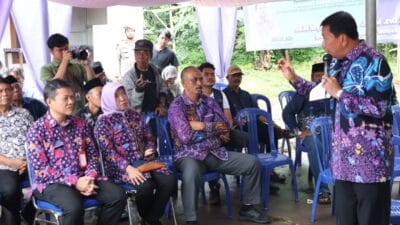 Bupati Tangerang panen melon hidroponik di Curug Wetan. Milenial Hydrofarm dorong pertanian modern dan ekonomi warga.