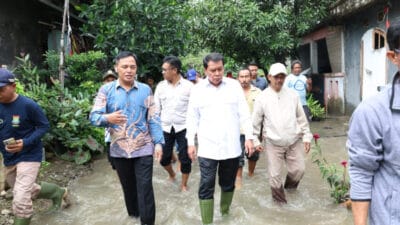 Bupati Tangerang meninjau banjir di Perumahan Nuansa Mekarsari Rajeg dan menyiapkan bantuan serta normalisasi saluran air.