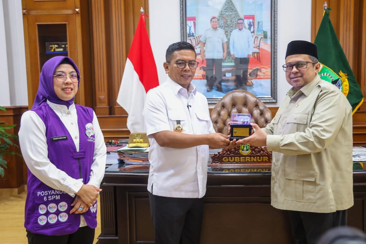 Pemprov Banten bersama BPJPH memperkuat industri halal dan mempercepat sertifikasi halal UMKM demi pertumbuhan ekonomi daerah.