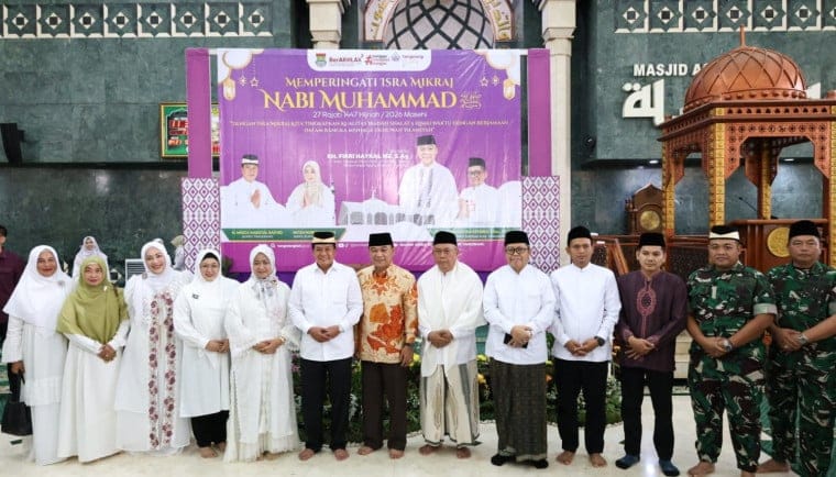 Pemkab Tangerang memperingati Isra Mi’raj 1447 H di Masjid Al-Amjad. Bupati ajak ASN perkuat iman dan disiplin melalui sholat.