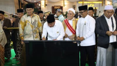 Bupati Tangerang meresmikan Masjid Kasepuhan Tangerang Raya bertepatan dengan peringatan Isra Mi’raj yang dihadiri ribuan jamaah.