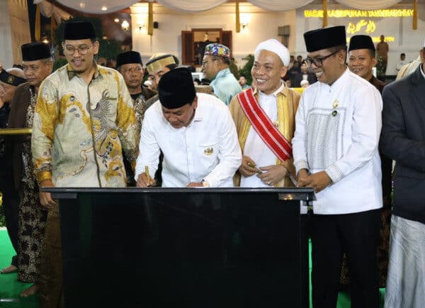 Bupati Tangerang Hadiri Isra Mi’raj Sekaligus Resmikan Masjid Kasepuhan Tangerang Raya