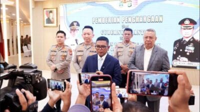 Gubernur Banten Andra Soni mengapresiasi Polres Tangsel atas Program Cetar dan Siskamling Terpadu yang efektif menekan tawuran remaja.