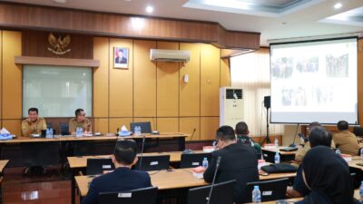 Pemkab Tangerang menggelar rakor penanganan banjir Kosambi dan menyiapkan pembangunan pompa serta pintu air.