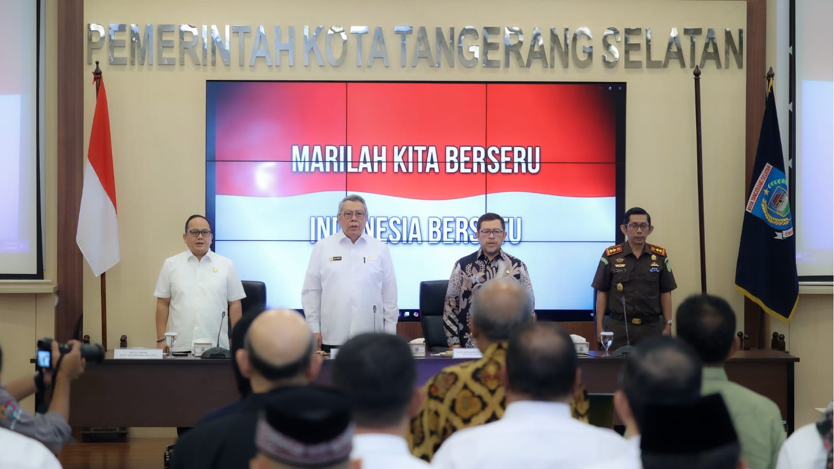 Pemkot Tangsel bersama BAM DPR RI membahas ganti rugi lahan tol yang tertunda. Warga disebut telah menang hingga putusan inkrah.