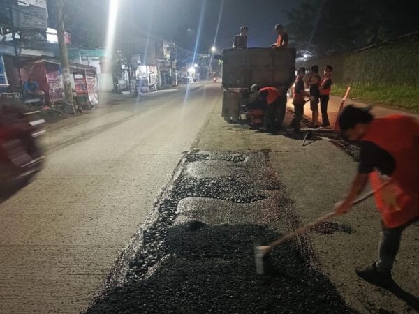 DBMSDA Kabupaten Tangerang Perbaiki Jalan Rusak Pasar Kemis