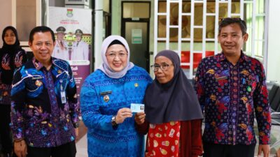 Wabup Tangerang Intan Nurul Hikmah pantau Gerakan Pangan Murah Sukamulya, 2.000 paket sembako harga terjangkau.