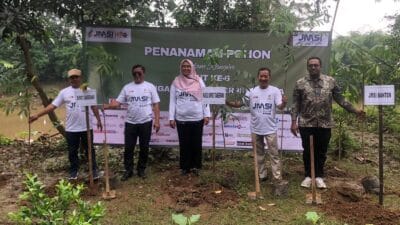 JMSI Banten santuni anak yatim dan tanam pohon di Sungai Cisadane dalam rangka Milad ke-6 dan rangkaian HPN 2026.
