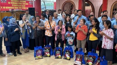 AHY hadiri baksos Imlek 2026 di Vihara Hok Tek Bio Teluknaga, bagikan 200 paket sembako, tegaskan kebinekaan, peduli sosial.