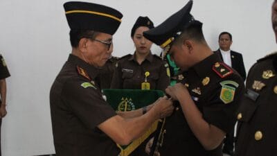 Dimas Sigit Tanugraha dilantik sebagai Kacabjari pertama di Pulau Sebatik. Pelantikan pejabat Kejari Nunukan berlangsung khidmat.