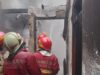 Kebakaran rumah di Pondok Cabe Ilir Pamulang Tangsel diduga akibat korsleting listrik, merusak 30 persen lantai dua bangunan.