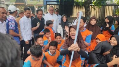 Menteri Lingkungan Hidup memimpin kerja bakti di Serpong Utara sebagai tindak lanjut instruksi Presiden terkait kebersihan.