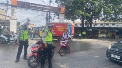 Polisi Satlantas Polresta Tangerang perketat pengawasan Jalan Raya Serang dalam Operasi Keselamatan Maung 2026 dengan edukasi.