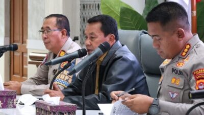 Pemkab Tangerang hentikan sementara truk tambang di jalan non-tol demi percepatan perbaikan jalan dan peningkatan keselamatan warga sekitar.