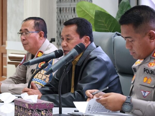 Bupati Tangerang Terapkan Penghentian Angkutan Tambang Demi Keselamatan