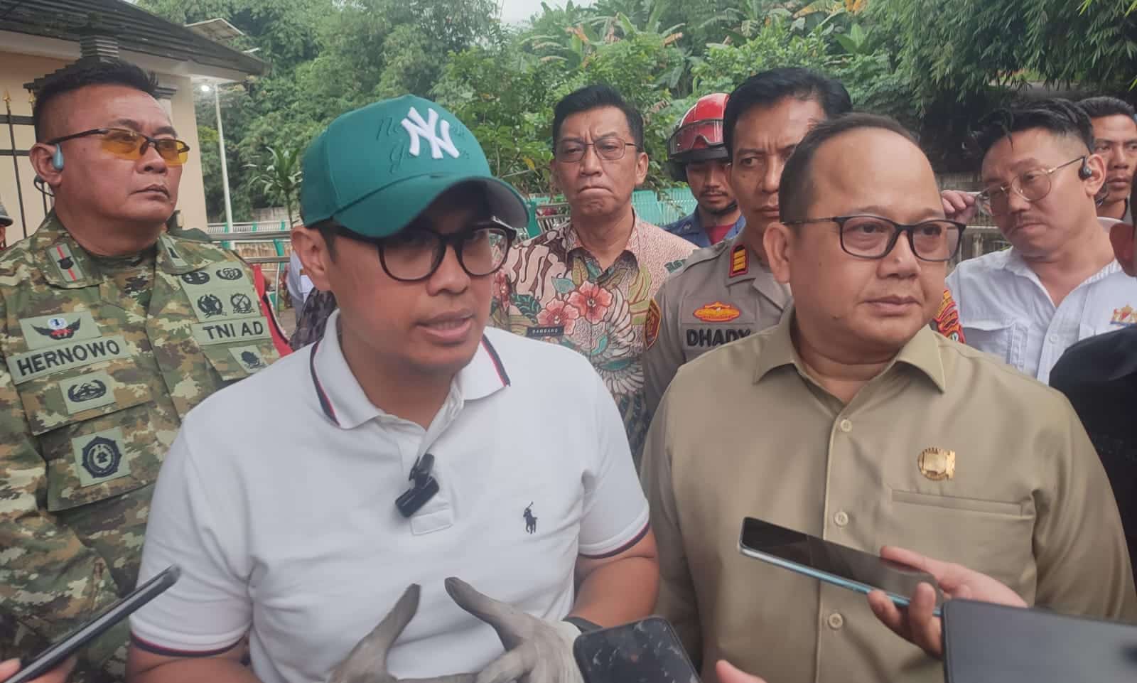 Pemkot Tangsel ancam tutup gedung usaha tak sesuai izin. Pilar Saga Ichsan tegaskan sanksi PBG, SLF, dan kelayakan fungsi.