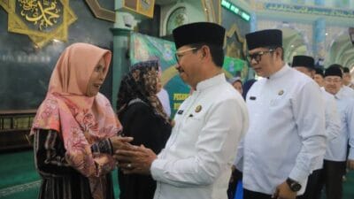 BAZNAS Kota Tangerang bersama Pemkot menyalurkan 3.300 paket sembako lewat Tangerang Bersedekah di Ramadan 1447 H.