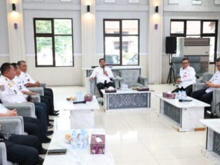 Pemkab Tangerang memastikan perbaikan Jalan Pakuhaji–Sepatan tahun 2026 dengan anggaran Rp7,4 miliar, kini masuk tahap lelang.