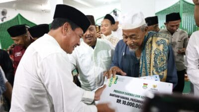 Safari Ramadhan 1447 H di Sepatan, Bupati Tangerang dampingi Gubernur Banten, perkuat sinergi dan serahkan bantuan.