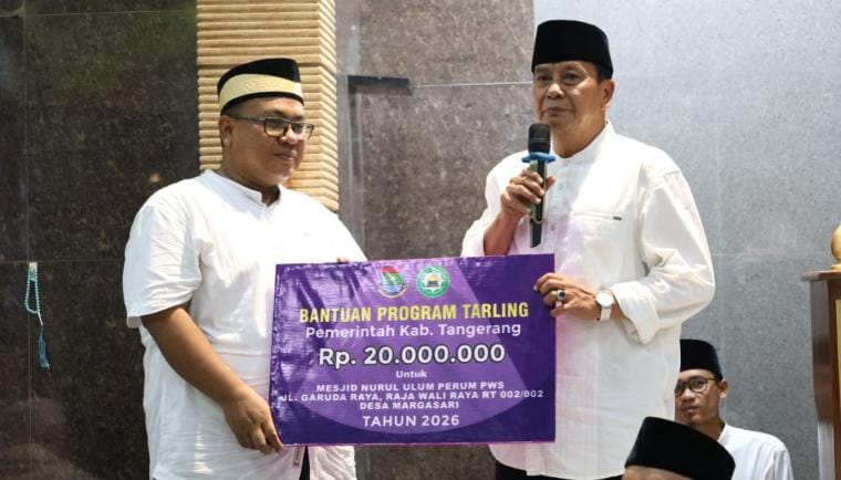 Bupati Tangerang Maesyal Rasyid gelar Tarawih Keliling 2026 di Masjid Nurul Ulum Tigaraksa, ajak warga perkuat iman.