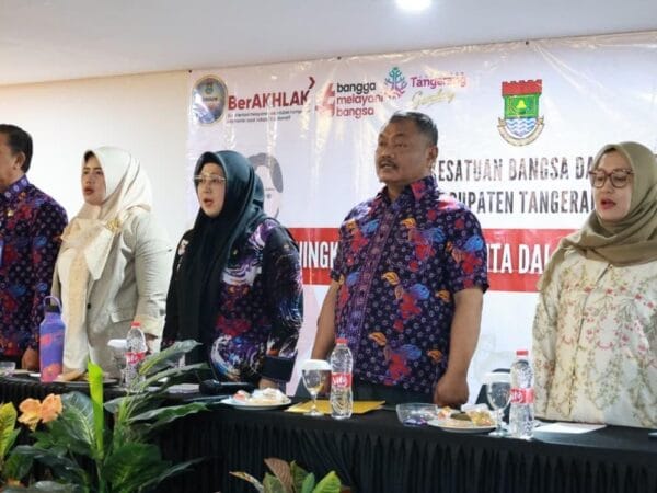 Buka Sosialisasi Kesbangpol, Wabup Intan Tekankan Peran Strategis Perempuan dalam Demokrasi