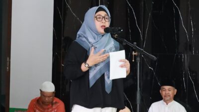Wabup Tangerang Intan Nurul Hikmah serahkan santunan kepada 115 anak yatim piatu di Pegedangan jelang Ramadhan.