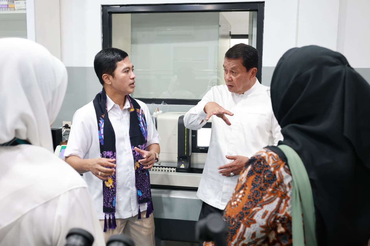 Wamenkes mengapresiasi program Cek Kesehatan Gratis di Kabupaten Tangerang yang capai 106 persen berkat inovasi digital.