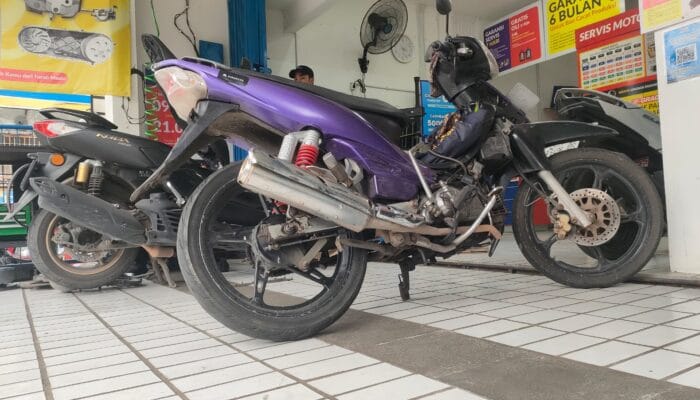 Cek kendaraan usai Lebaran penting untuk keamanan. Ketahui waktu terbaik servis agar performa tetap optimal.