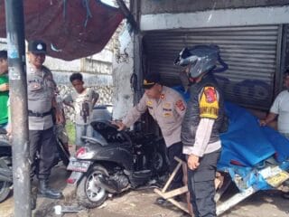 Pemotor Tabrak Warung di Panongan Tangerang, Korban Alami Luka Serius