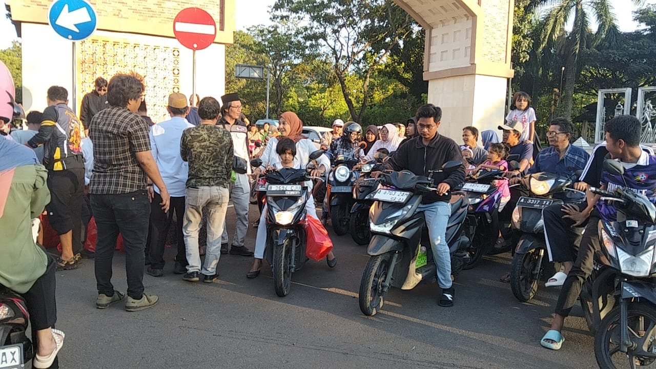 Aksi sosial JMSI Kabupaten Tangerang di Ramadan dengan bagi sembako, takjil, dan santunan anak yatim di Tigaraksa.