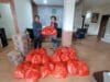 Pemkot Tangerang salurkan 13.764 nasi bungkus serta bantuan logistik untuk warga terdampak banjir guna kebutuhan sahur dan buka.