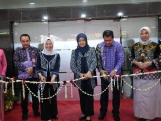 Bupati Tangerang buka Bazar Ramadan, sediakan paket sembako murah dan produk UMKM bagi warga sekitar Pemkab.