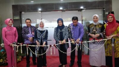 Bupati Tangerang buka Bazar Ramadan, sediakan paket sembako murah dan produk UMKM bagi warga sekitar Pemkab.