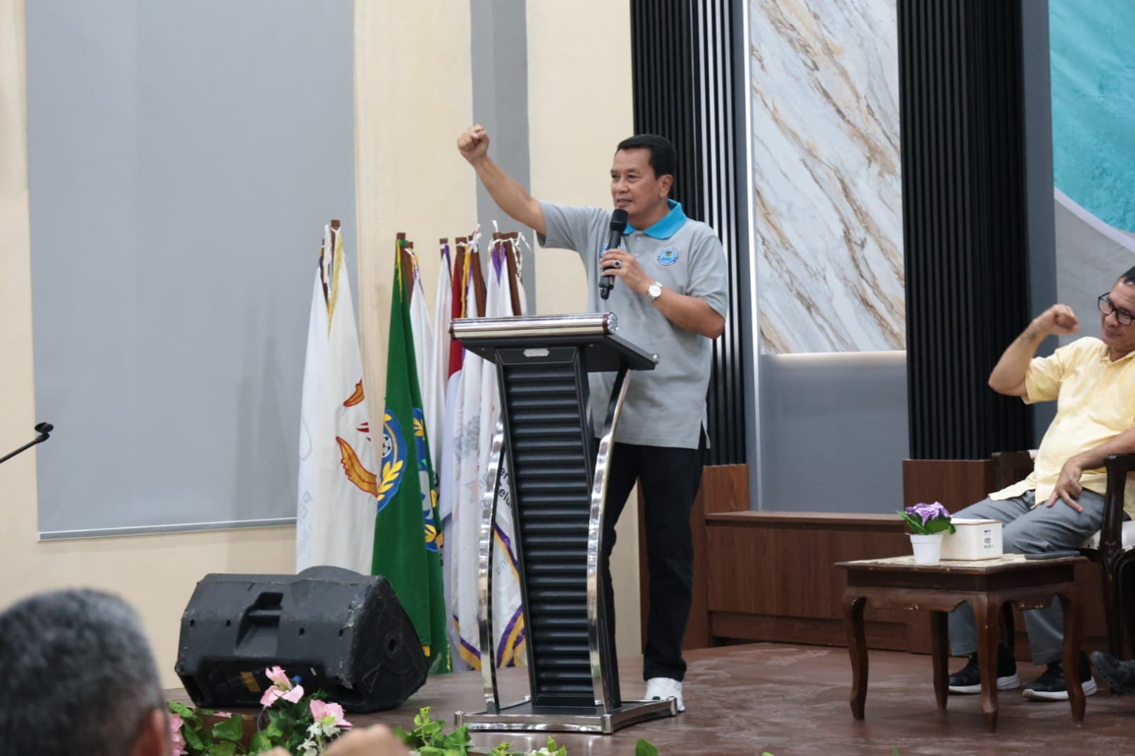 Bupati Tangerang silaturahmi Ramadan dengan atlet KONI, beri motivasi dan target juara pada Porprov Banten 2026 di Tangerang Selatan.