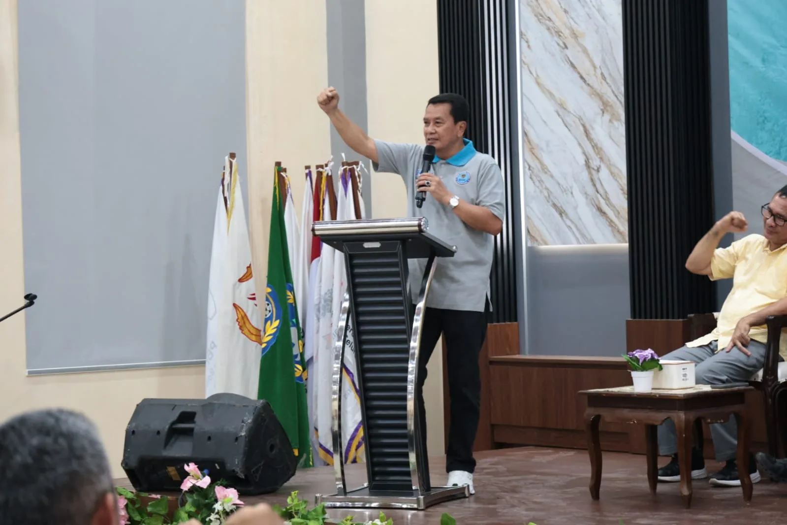 Bupati Tangerang silaturahmi Ramadan dengan atlet KONI, beri motivasi dan target juara pada Porprov Banten 2026 di Tangerang Selatan.