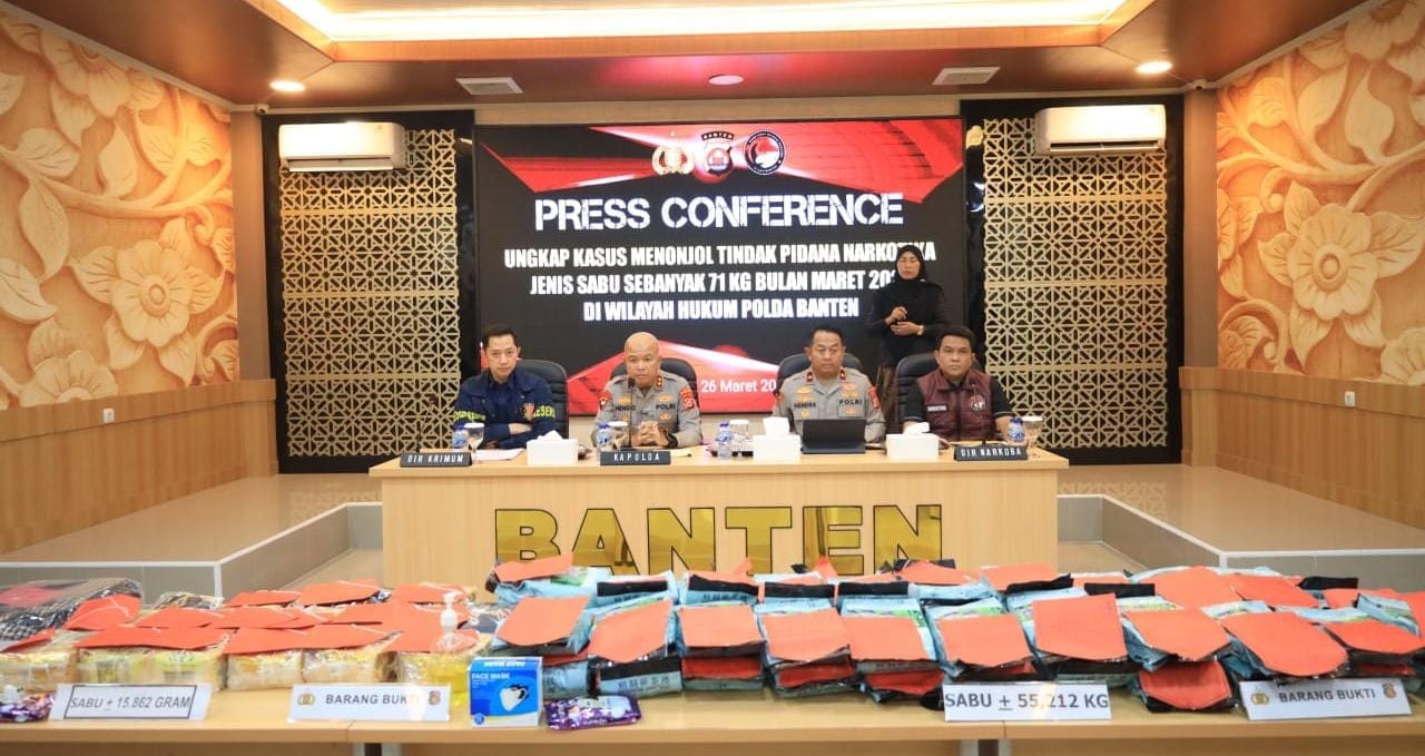 Polda Banten ungkap dua kasus narkoba dengan barang bukti 71 kg sabu, tiga tersangka diamankan dan terancam hukuman mati.