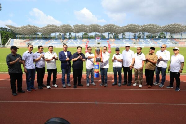 Liga 4 Piala Gubernur Banten 2026 resmi dibuka Andra Soni dan Erick Thohir, dorong lahirnya pemain muda unggul.