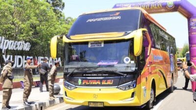 Pemkab Tangerang melepas lebih dari 3.000 peserta mudik gratis 2026 dengan 56 bus menuju 19 kota di Jawa dan Sumatra.