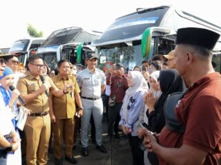 Pilar Saga Ichsan Lepas Mudik Gratis Lebaran 2026 di Terminal Pondok Cabe, Warga Tangsel Antusias