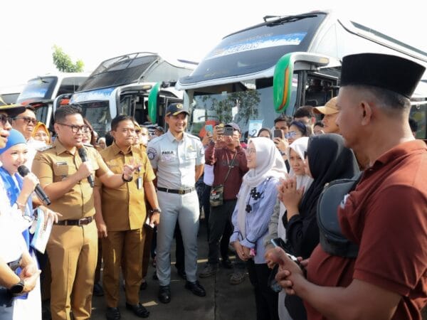 Pilar Saga Ichsan Lepas Mudik Gratis Lebaran 2026 di Terminal Pondok Cabe, Warga Tangsel Antusias