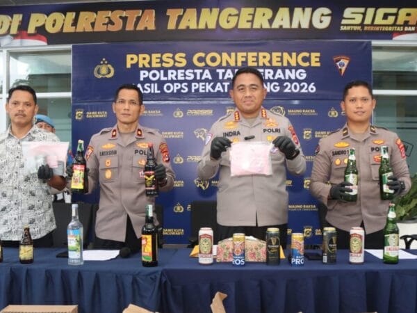 Polresta Tangerang Sikat Peredaran Miras dan Obat Ilegal: 2.268 Botol Disita, 6 Tersangka Diamankan