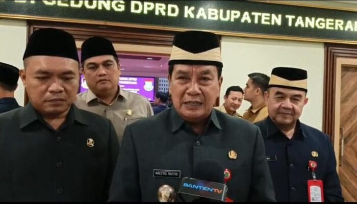 PDIP DPRD Kabupaten Tangerang kritik percaloan naker dan dorong revitalisasi BLK dalam rapat paripurna LKPJ 2025.