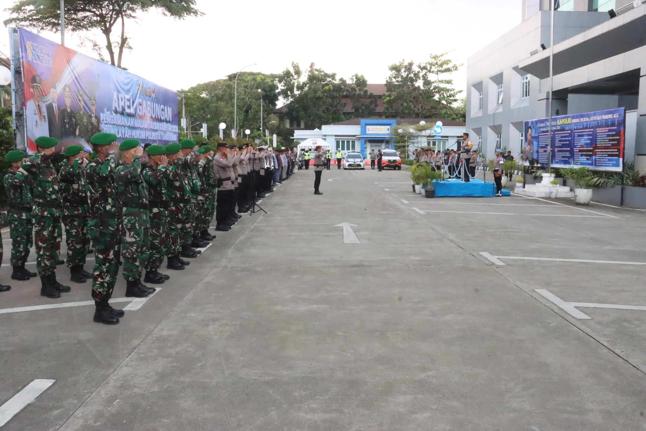 Polresta Tangerang mengerahkan ratusan personel gabungan untuk pengamanan malam takbir Idul Fitri 1447 H di wilayah Kabupaten Tangerang.