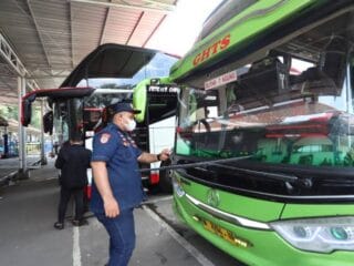 Pastikan Keselamatan Pemudik, Pemkot Tangerang Lakukan Ramp Check Bus AKAP
