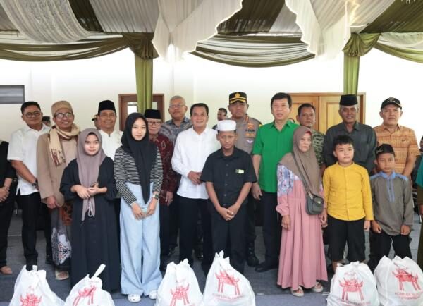 Santunan 1.000 Anak Yatim di Panongan, Bupati Tangerang Apresiasi Toleransi di Klenteng Tri Dharma