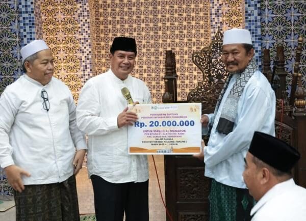 Tarawih Keliling di Desa Kadu, Bupati Tangerang Siap Carikan Solusi Parkir Masjid Al-Mubarok